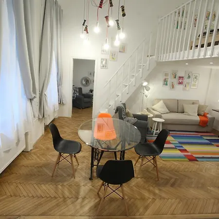 Tailor In The Center *